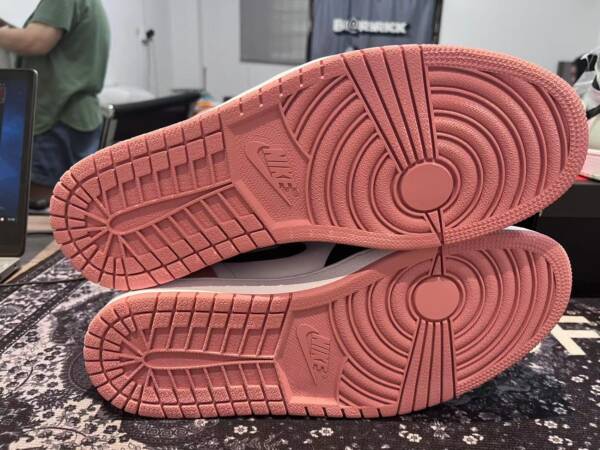 Nike Air Jordan 1 Retro High Rust Pink - Image 10