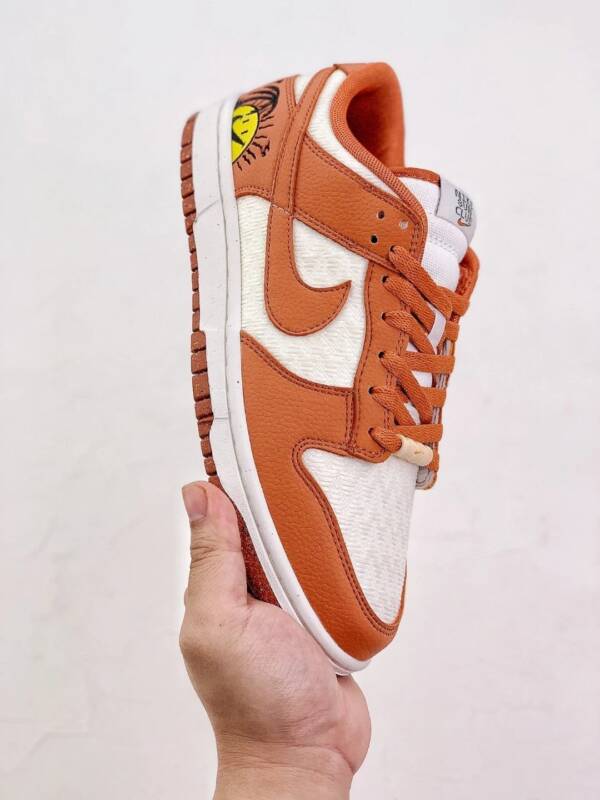 Nike Dunk Low SE “Sun Club” - Image 3