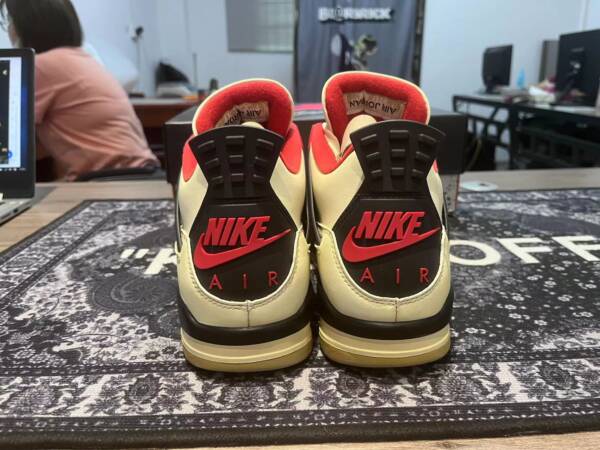 Nike Air Jordan 4 fire red - Image 2