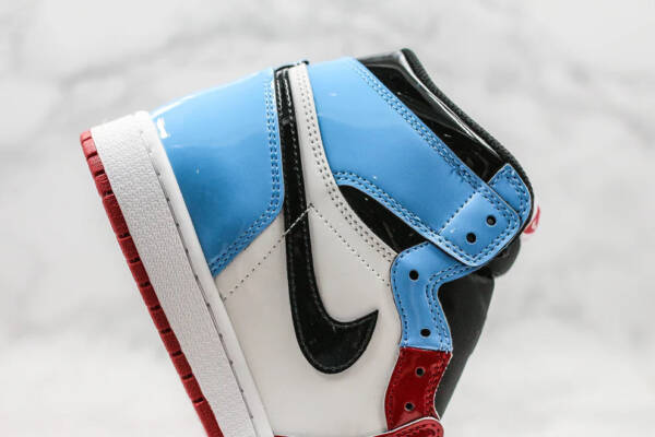 Jordan 1 Retro High Fearless UNC Chicago - Image 5