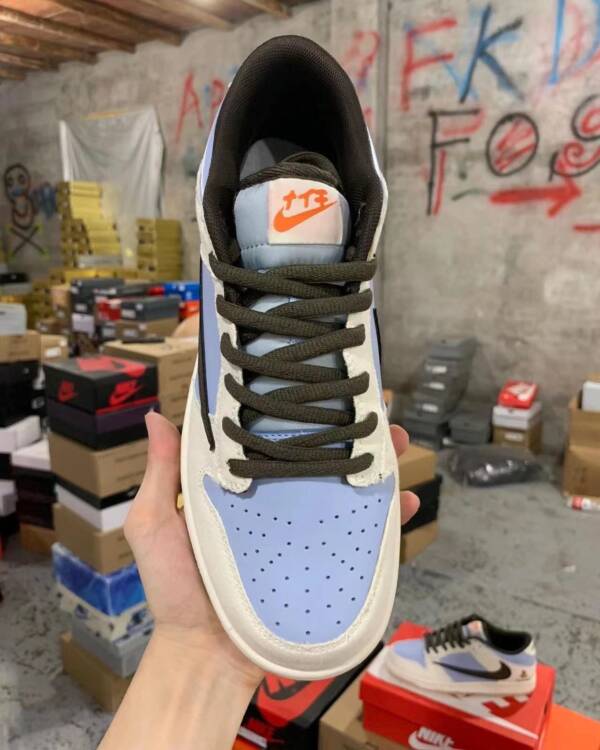 Travis Scott x PlayStation x Nike Dunk Low - Image 3