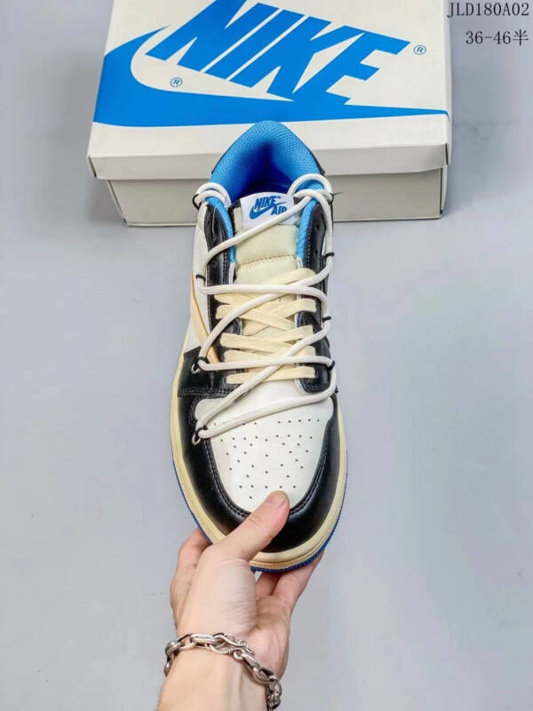 Travis Scott x Fragment Design x Air Jordan 1 Low "Black and white" - Image 5