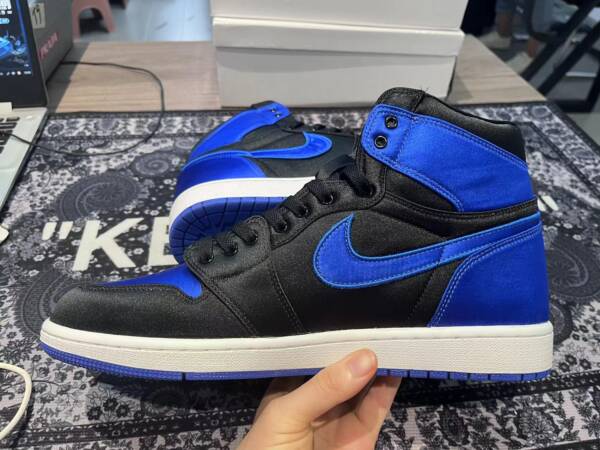 Nike Air Jordan 1 Retro Satin Royal - Image 3
