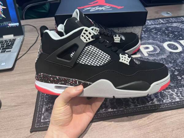 Nike Air Jordan 4 Retro Bred - Image 2