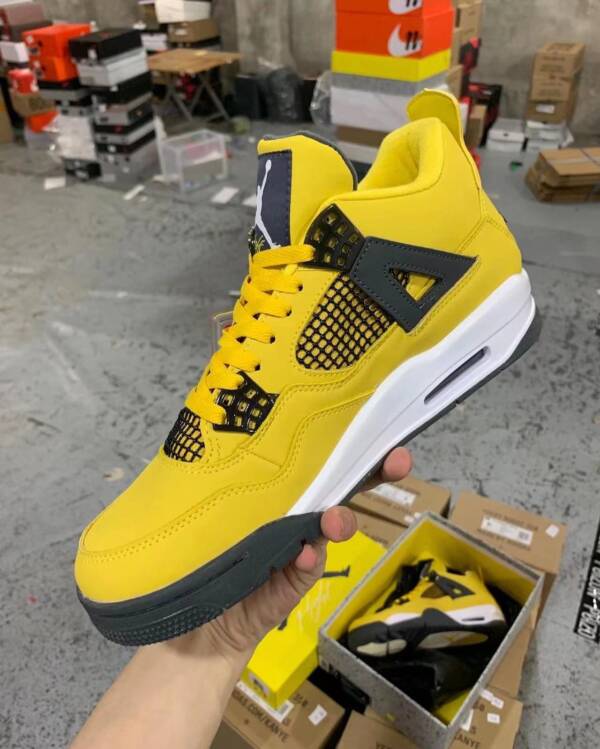 Air Jordan 4 Retro "Tour Yellow" - Image 3