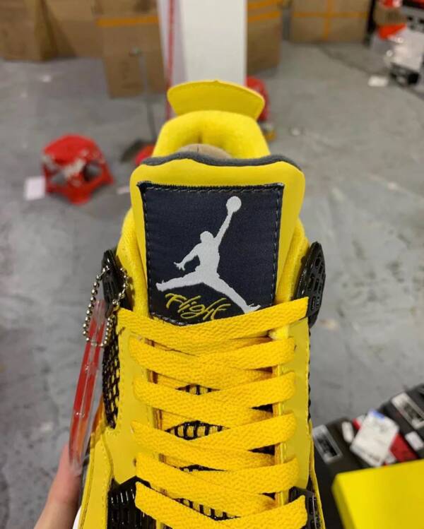 Air Jordan 4 Retro "Tour Yellow" - Image 8