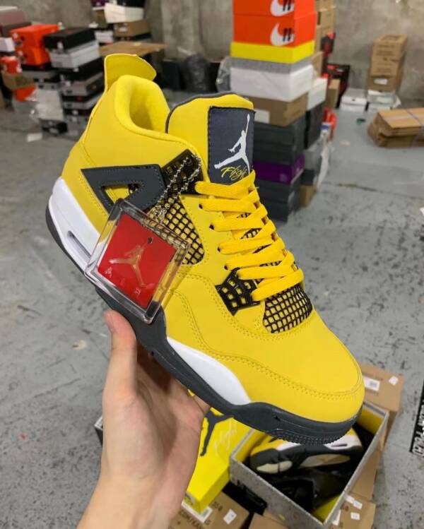 Air Jordan 4 Retro "Tour Yellow" - Image 4
