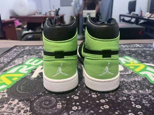 Nike Air Jordan 1 High - Image 7