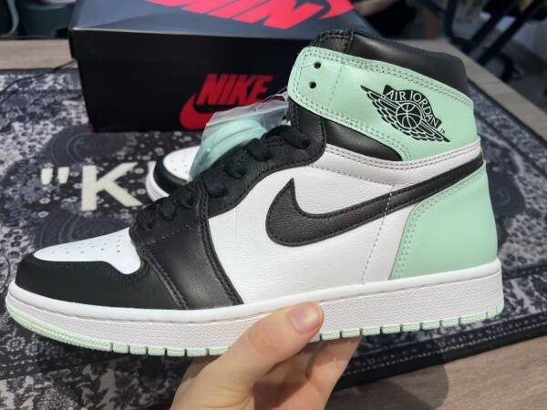 Nike Air Jordan 1 Retro High Lgloo - Image 7