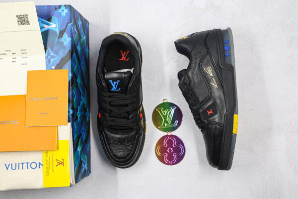 Louis Vuitton Trainer Black Signature - Image 6