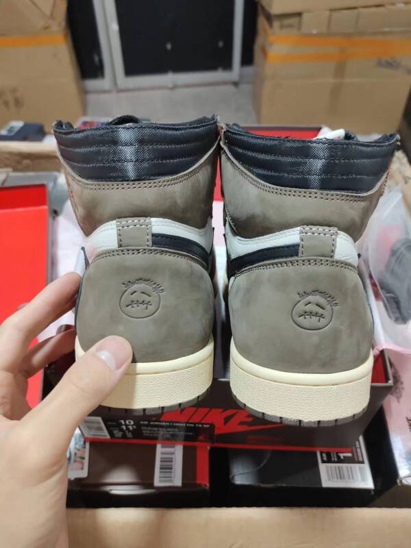 Air Jordan 1 barb brown - Image 11