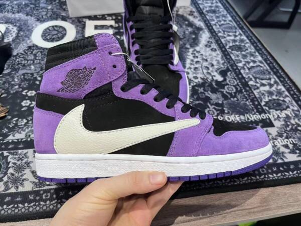 Travis Scott x Air Jordan 1 Retro High - Image 4