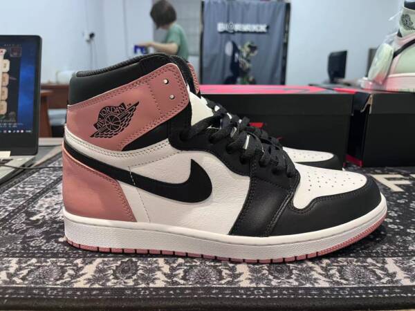 Nike Air Jordan 1 Retro High Rust Pink - Image 5