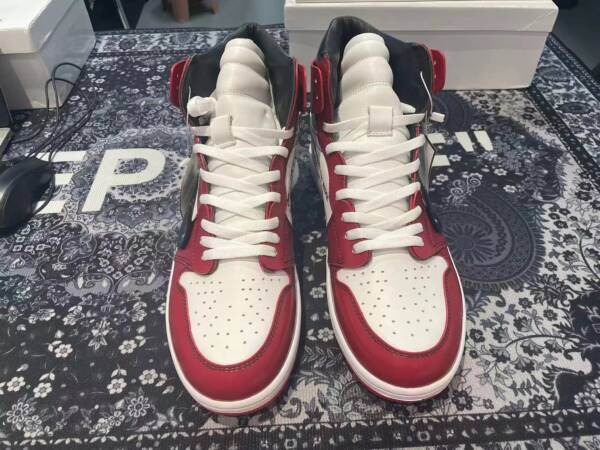Off-White x Nike Air Jordan 1 - Image 6