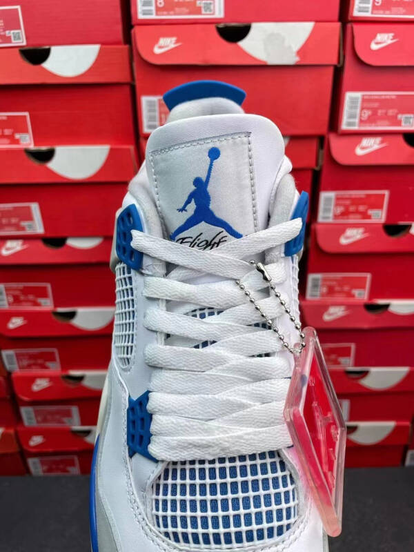 Air Jordan 4 Retro Military Blue - Image 2