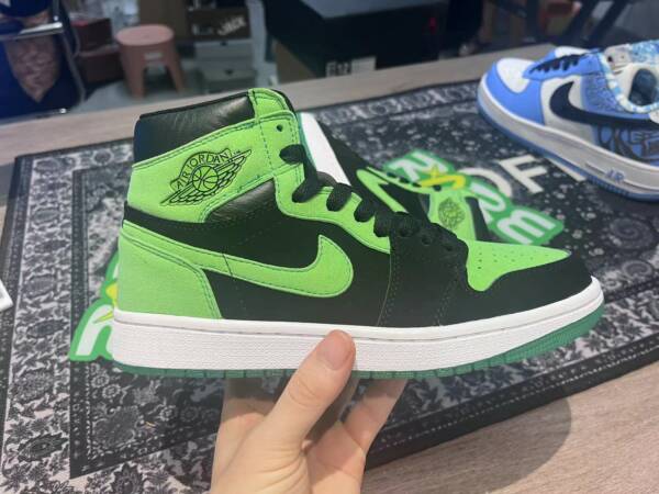 Nike Air Jordan 1 High - Image 8