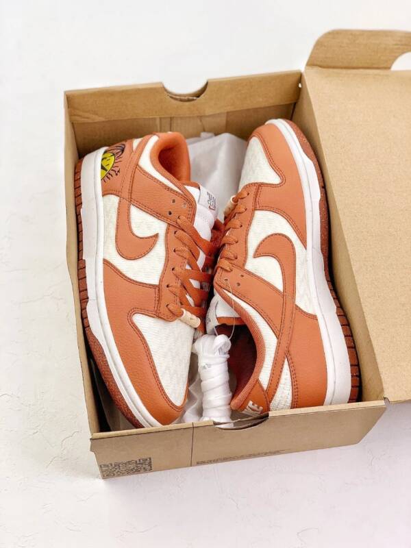 Nike Dunk Low SE “Sun Club” - Image 2