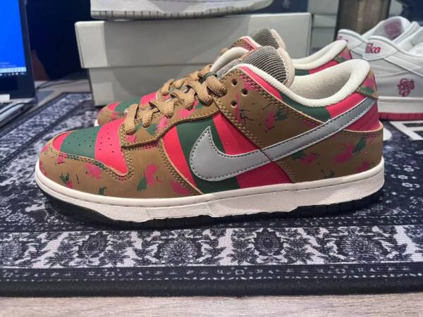 Nike Dunk SB Low Freddy Krueger - Image 7