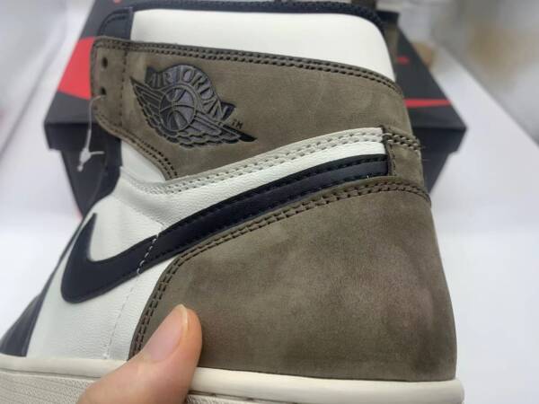 Air Jordan 1 barb brown - Image 2