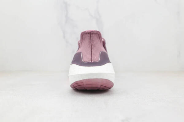 Adidas UltraBoost 22 Magic Mauve - Image 4