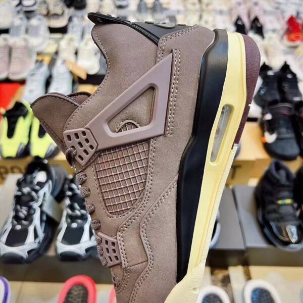 Nike Air Jordan 4 Retro - Image 2