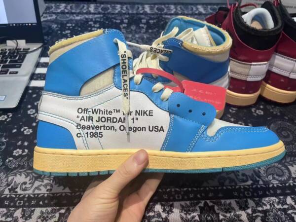 Off-White x Air Jordan 1 Retro High Blue - Image 2