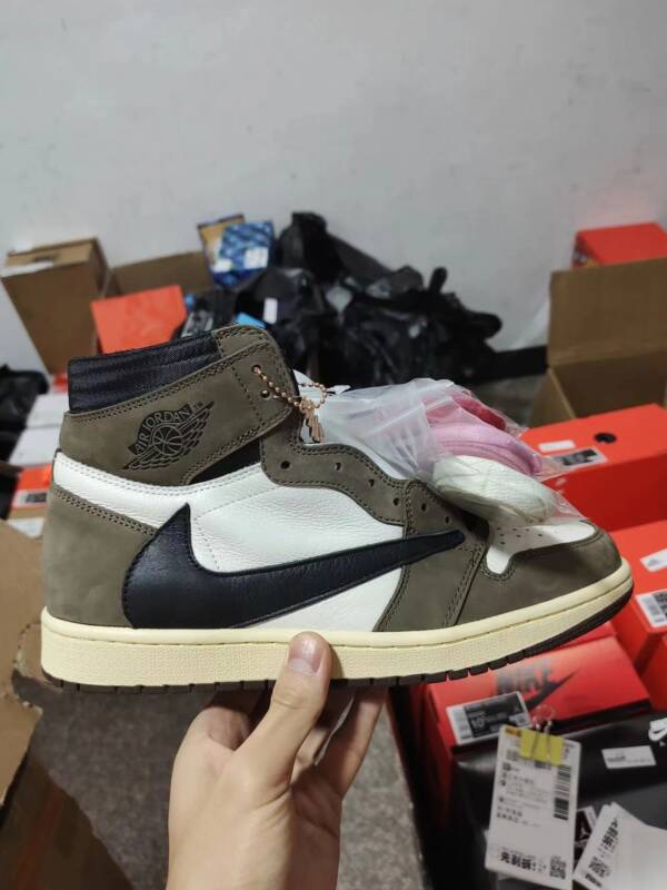 Air Jordan 1 barb brown - Image 6