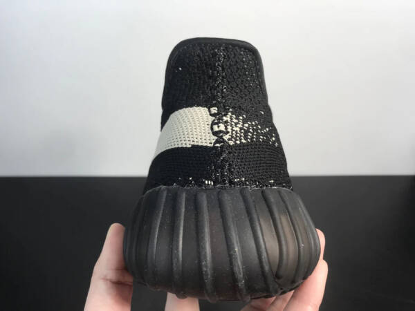 Adidas Yeezy Boost 350 V2 Oreo - Image 4