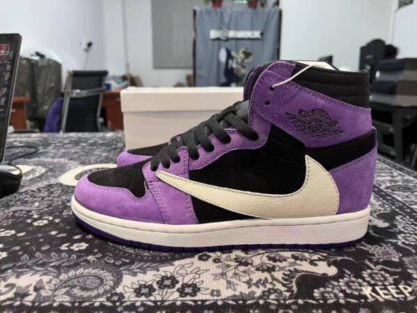 Travis Scott x Air Jordan 1 Retro High - Image 8