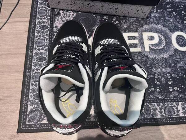 Nike Air Jordan 4 Retro Bred - Image 3