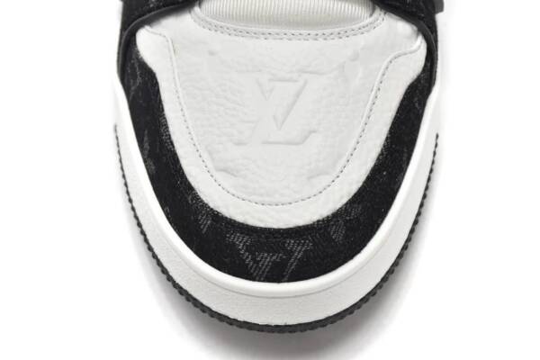 Louis Vuitton Trainer White Black - Image 3
