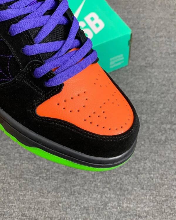 Nike SB Dunk Low Pro "Night of Mischief" - Image 2