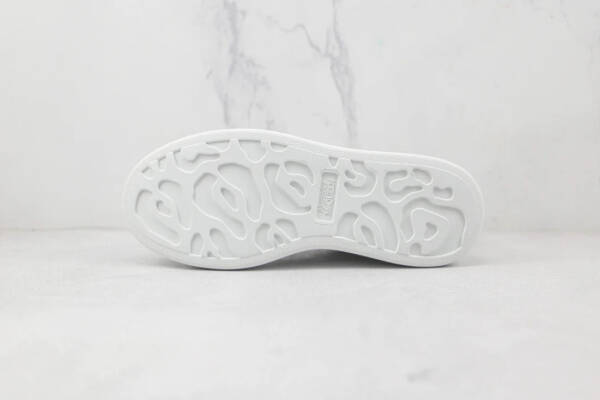 Alexander McQueen Oversized White - Image 5