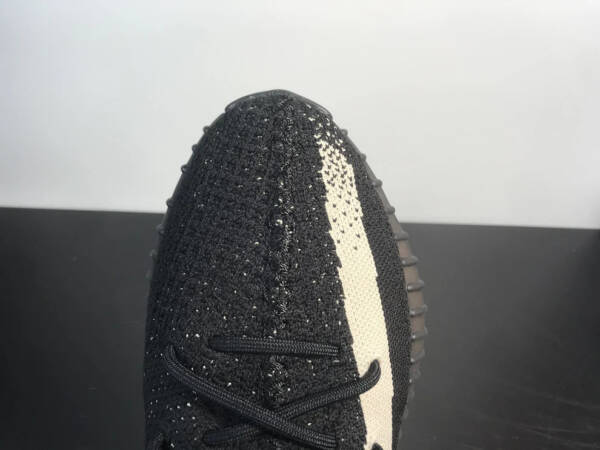 Adidas Yeezy Boost 350 V2 Oreo - Image 3