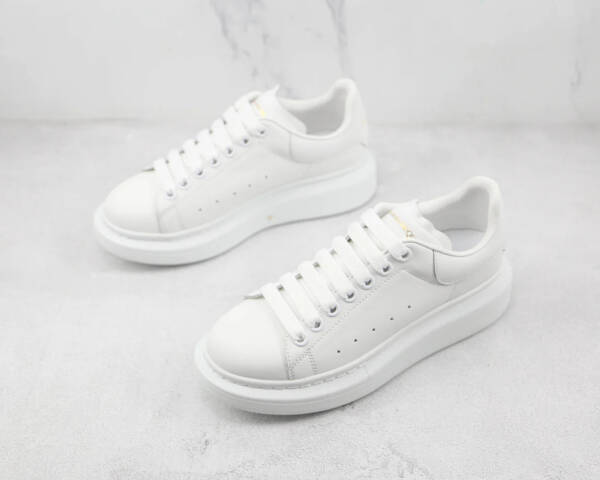 Alexander McQueen Oversized White - Image 6