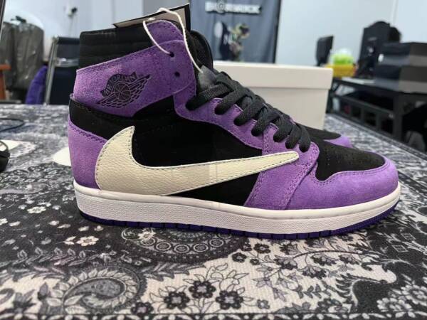 Travis Scott x Air Jordan 1 Retro High - Image 5