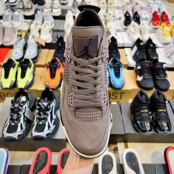 Nike Air Jordan 4 Retro - Image 4
