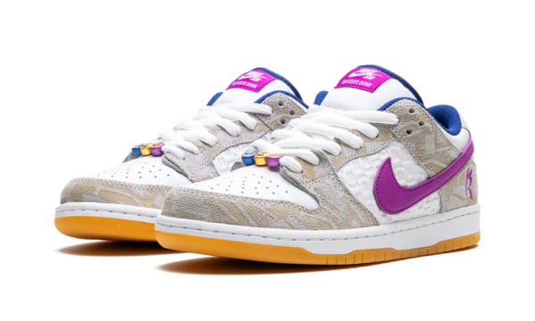 Nike SB Dunk Low Rayssa Leal - Image 2