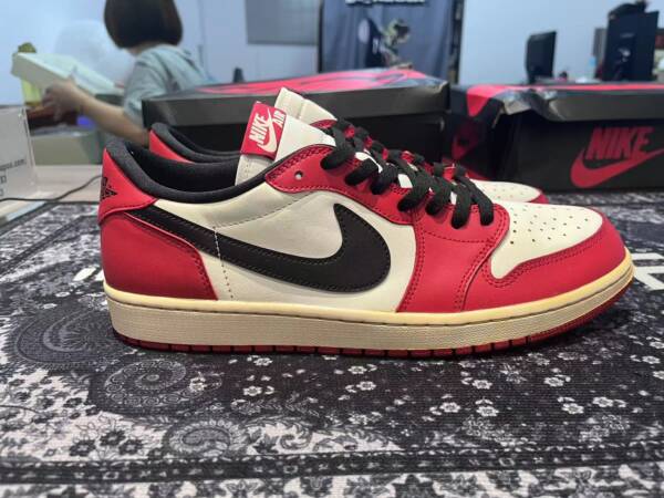 Nike Air Jordan 1 Retro Low "Chicago" - Image 7