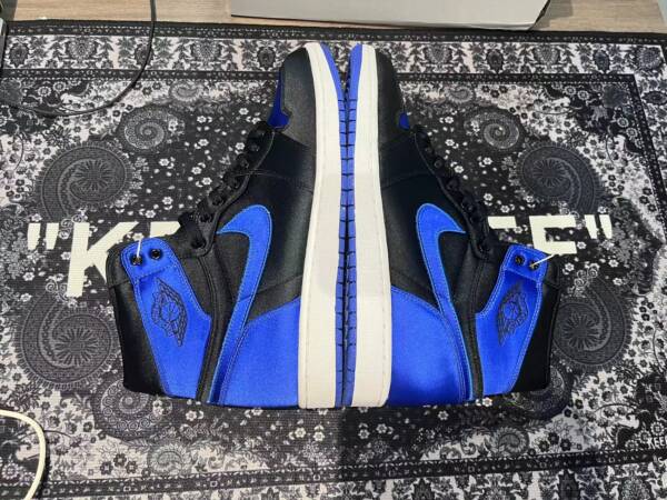 Nike Air Jordan 1 Retro Satin Royal - Image 5