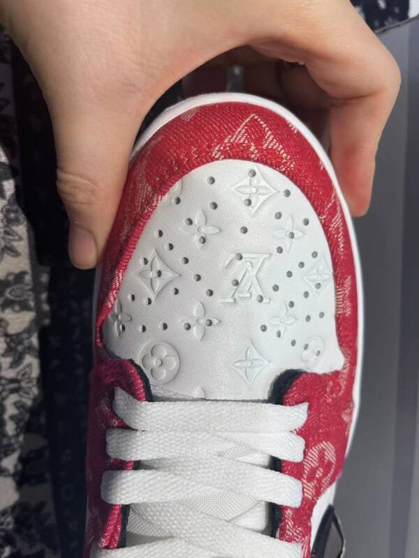 Louis Vuitton x Nike SB Dunk - Image 7