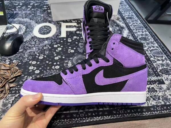 Travis Scott x Air Jordan 1 Retro High - Image 3