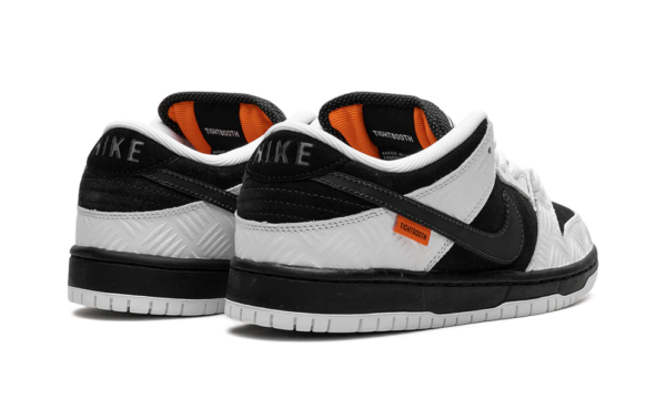 Nike SB Dunk Low TIGHTBOOTH - Image 3