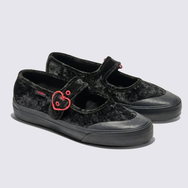 Tênis Vans Mary Jane Hearts Black Red - Imagem 2