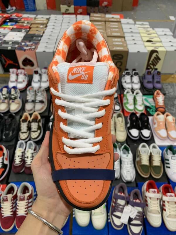 Nike Dunk SB Low "Orange Lobster" - Imagem 5