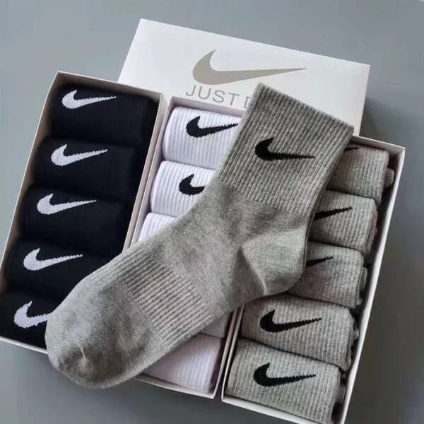 Meias NIKE na caixa (PACK COM 10 PARES)
